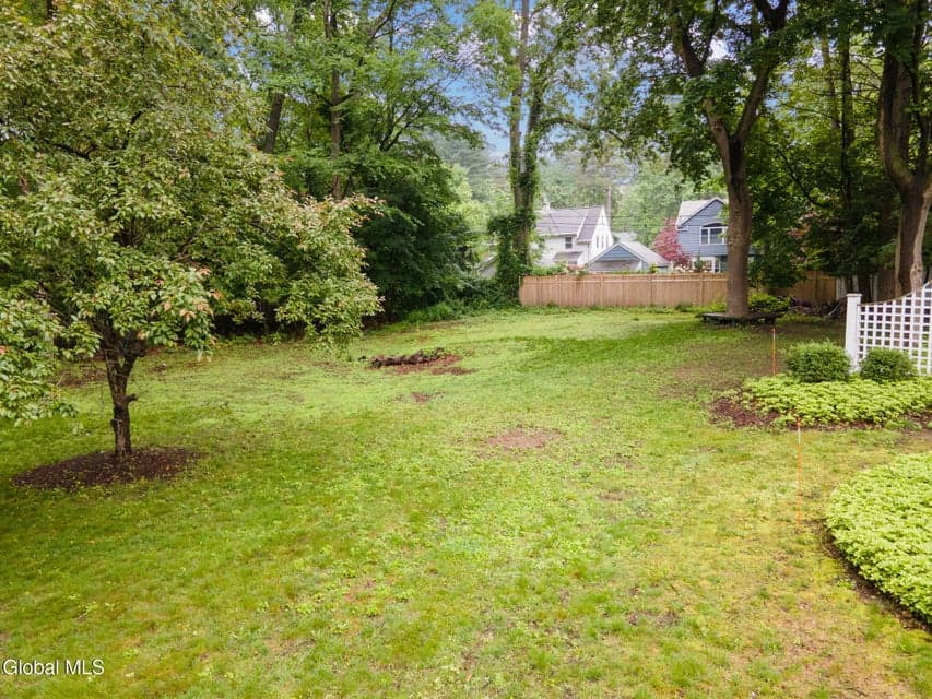16 Darroch Road, photo 2