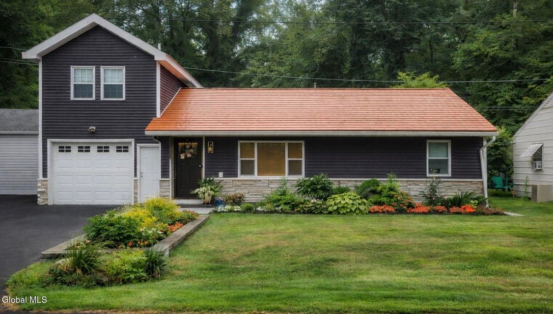 11 Hanifin Avenue, photo 1