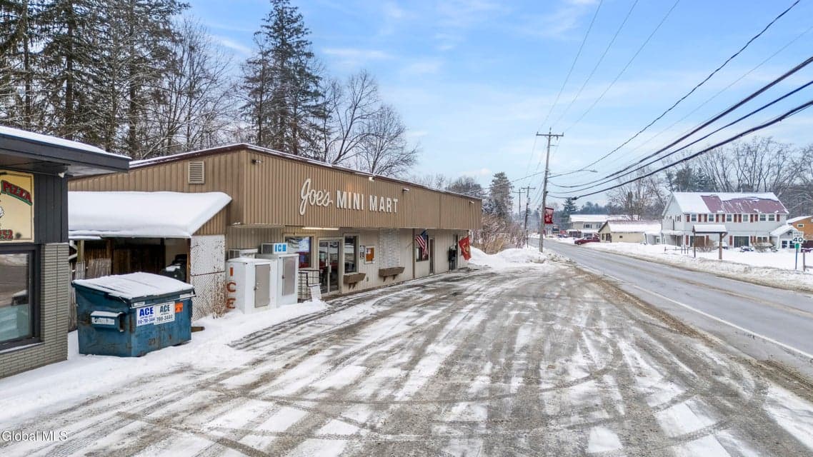 96 Lake Avenue, photo 2