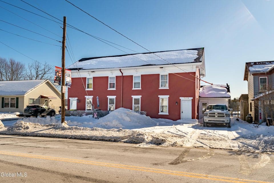 600 Hudson Avenue, photo 1