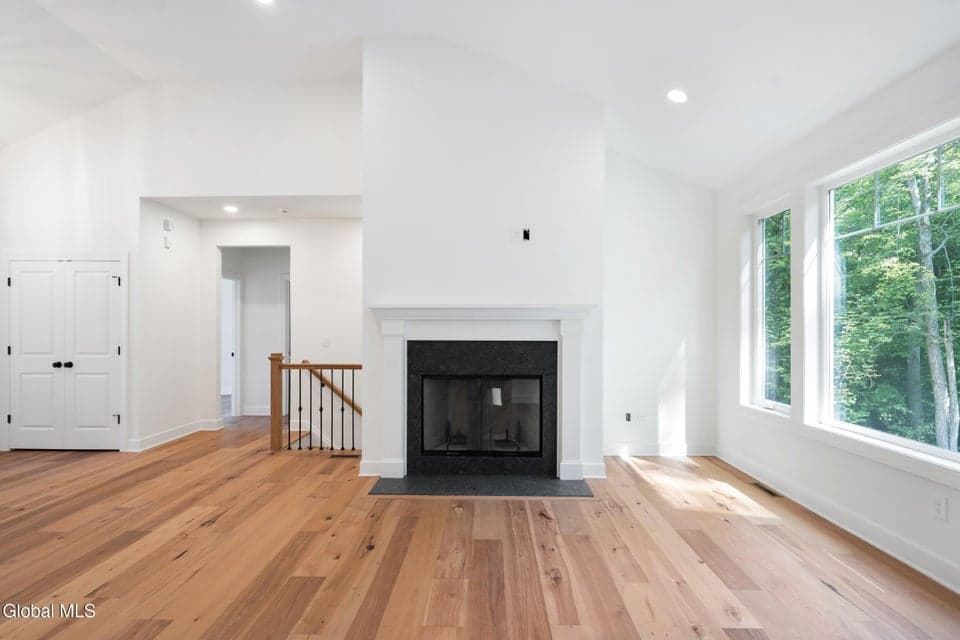 6 Cannon Royal Drive, photo 3