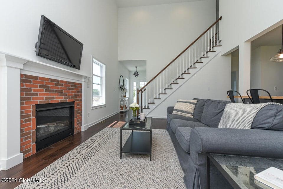 6 Hunter Court, photo 3