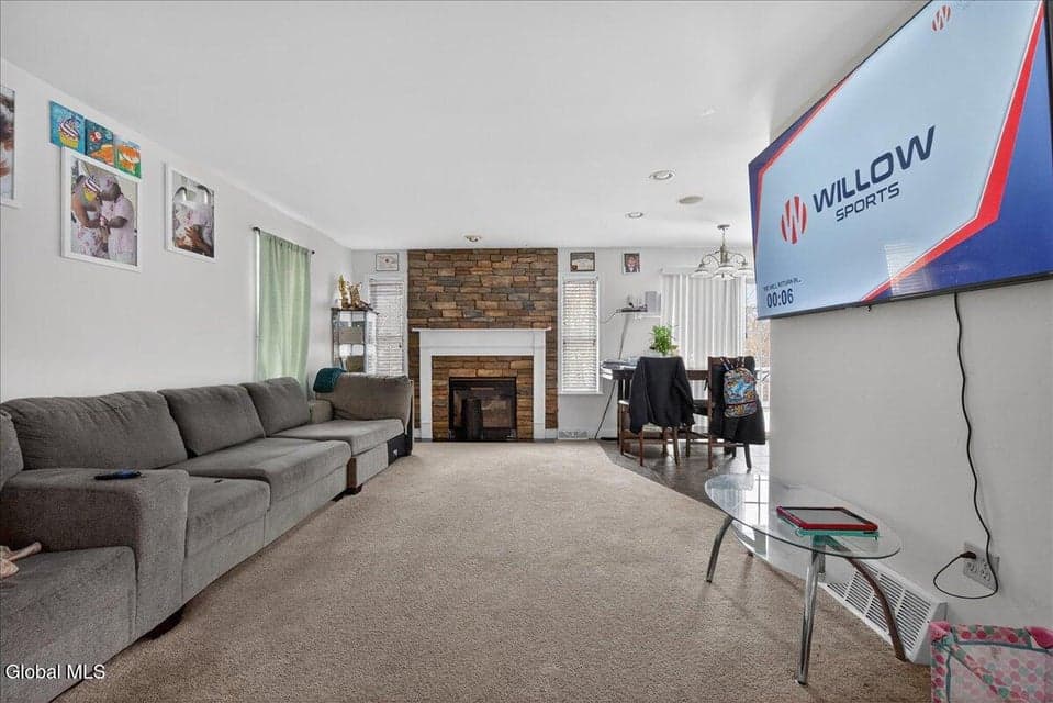 118 Horizon Boulevard, photo 3