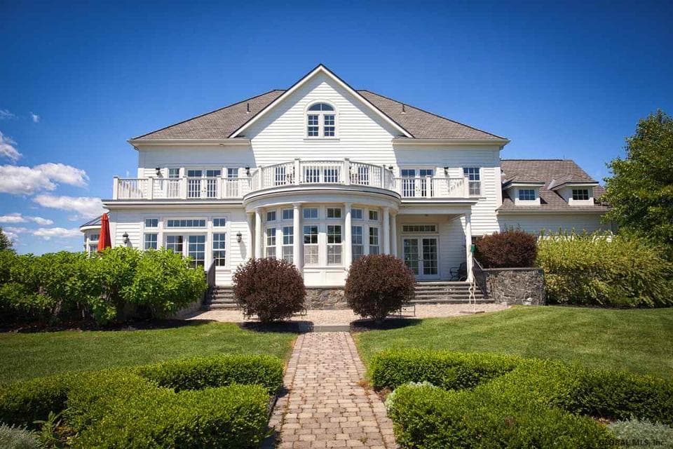 125 Sherman Lane, photo 2