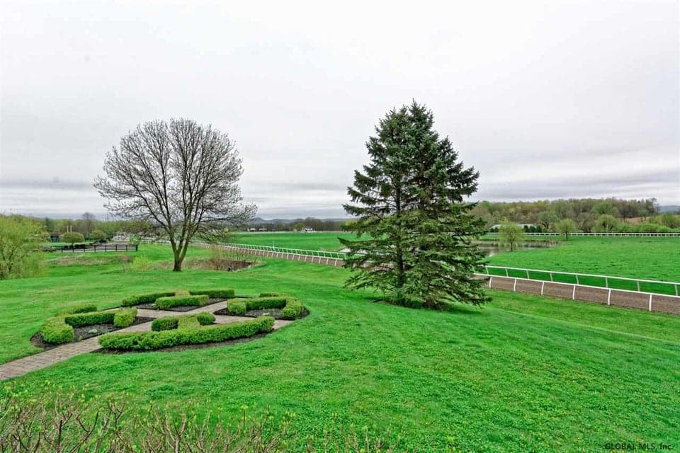 125 Sherman Lane, photo 5