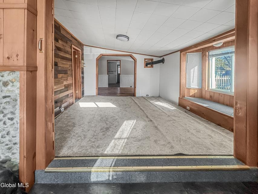 196 Luzerne Road, photo 2