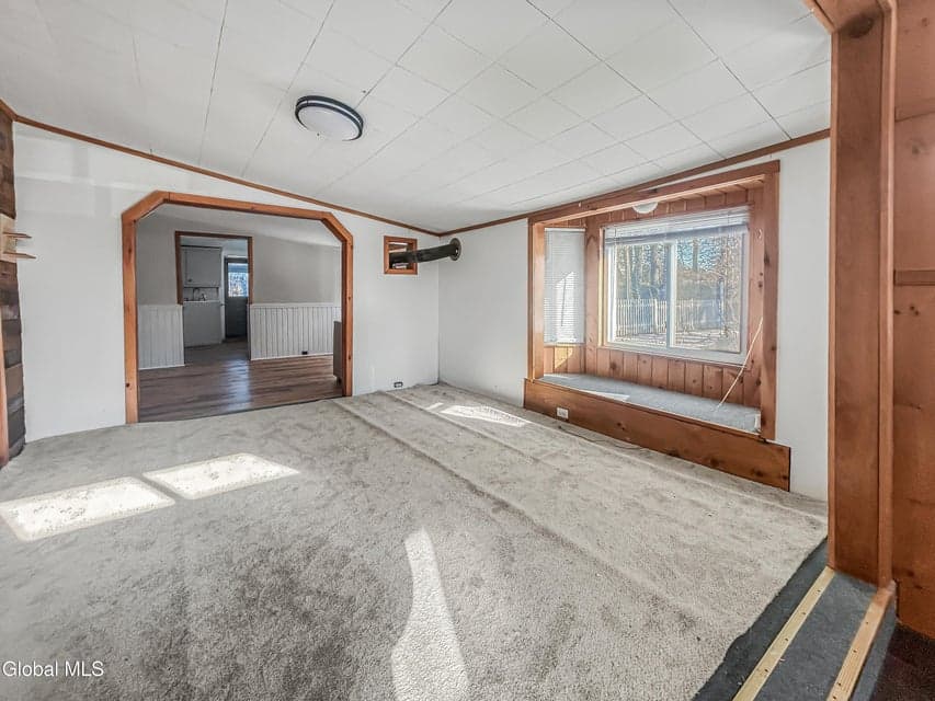196 Luzerne Road, photo 5