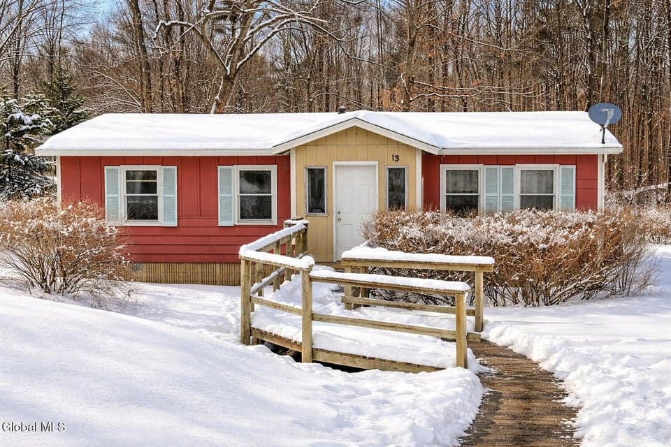 13 Putnam Road, photo 1