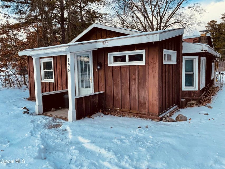 196 Luzerne Road, photo 1
