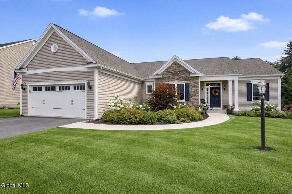 19 Berkeley Way, photo 1