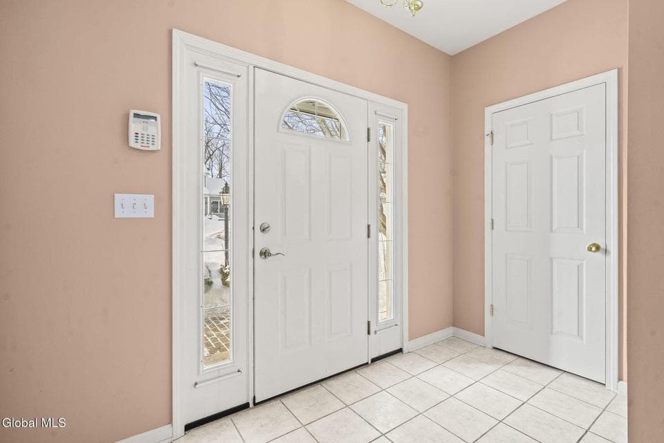 47 Oakmont Street, photo 3