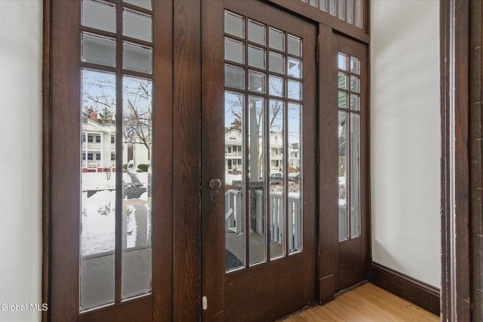 75 S Pine Avenue, photo 4