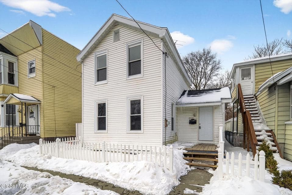2321 10th Avenue, photo 2