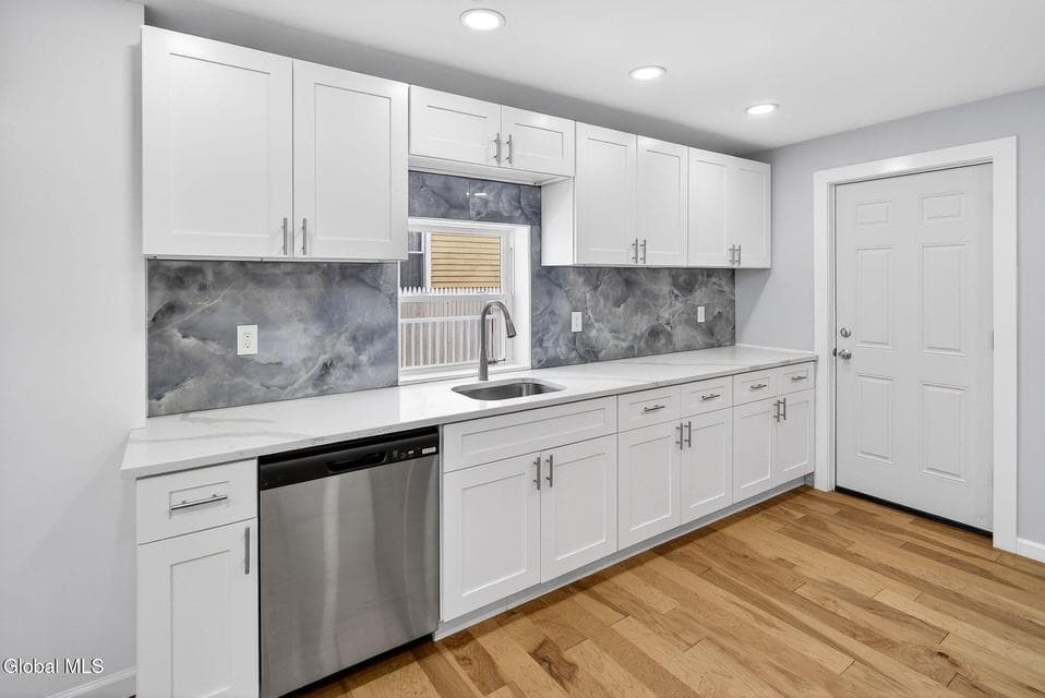 2321 10th Avenue, photo 3