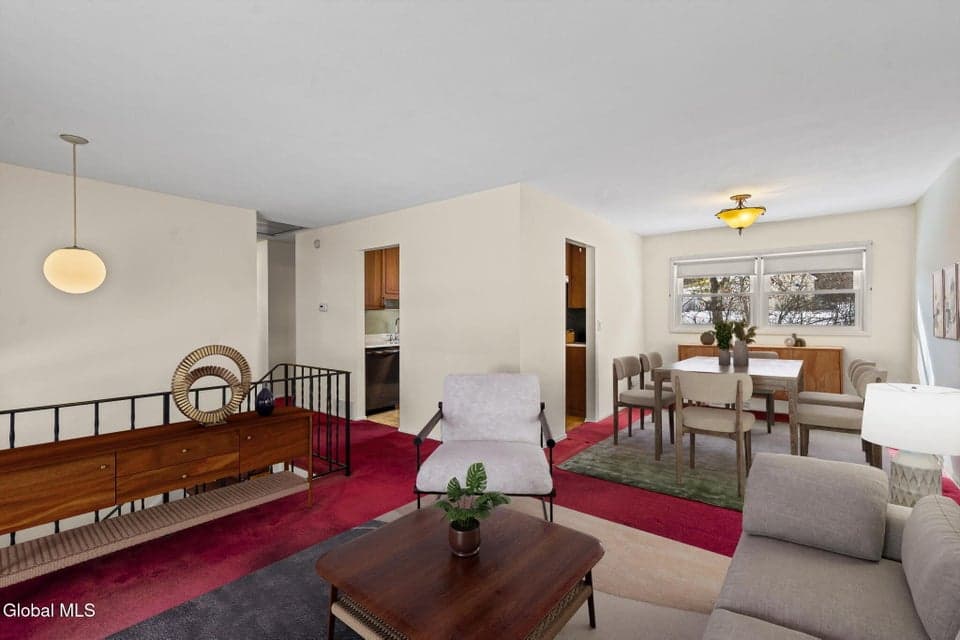 263 Kings Court, photo 2