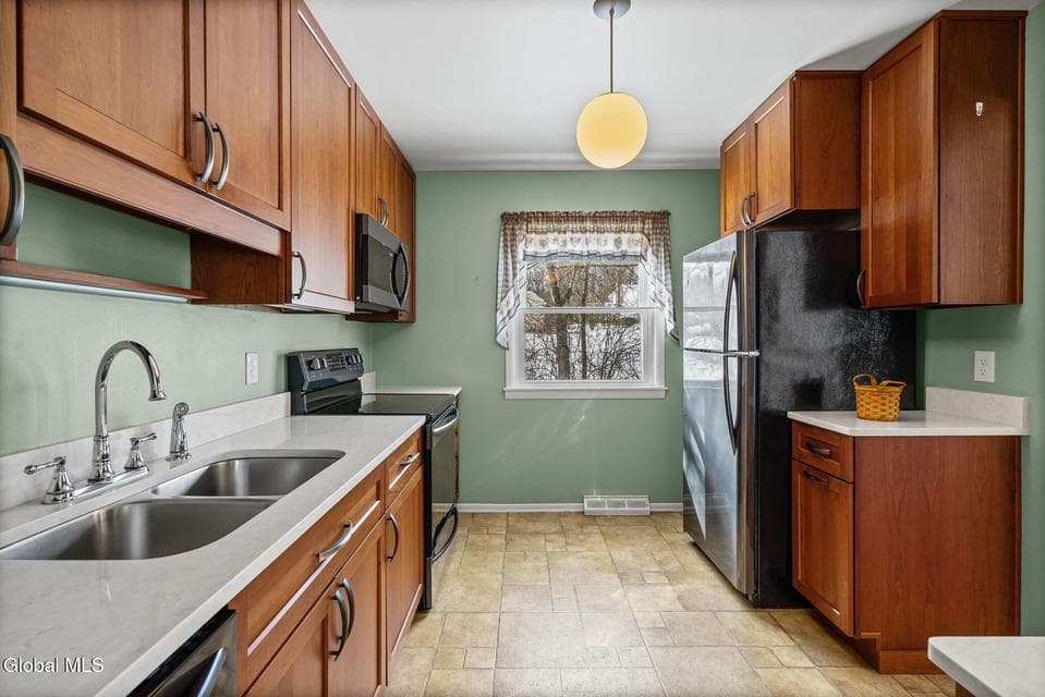 263 Kings Court, photo 5