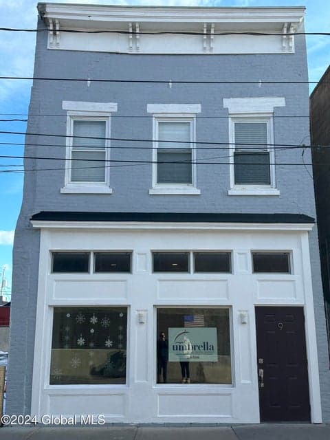 9 N Broadway, photo 2