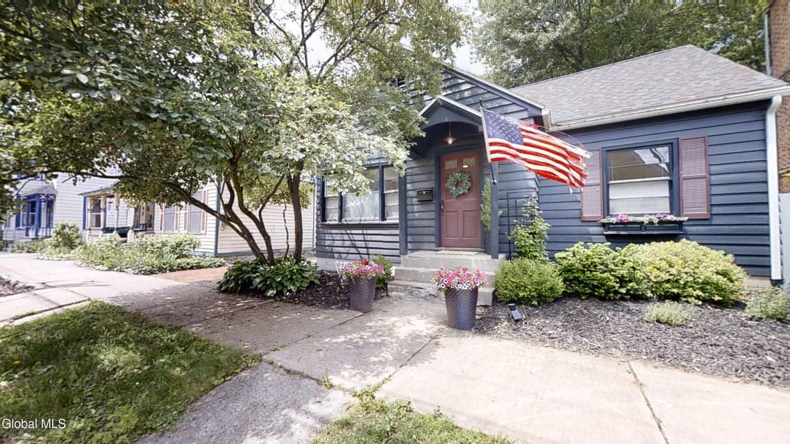 207 Regent Street, photo 1