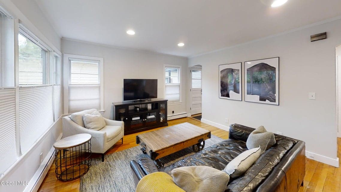 207 Regent Street, photo 2