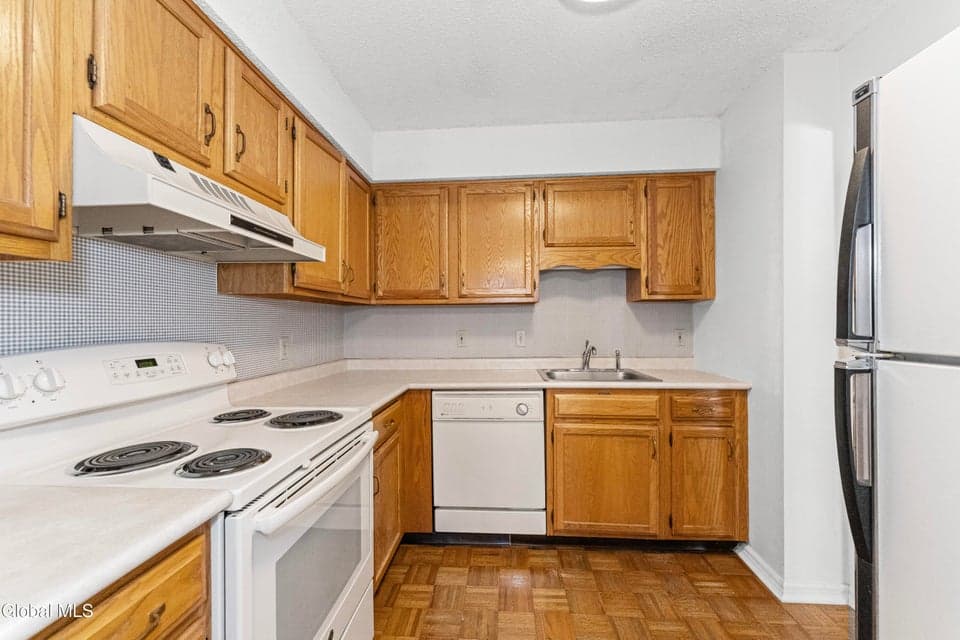 4059 Chaucer Place, Guilderland, NY, photo 5