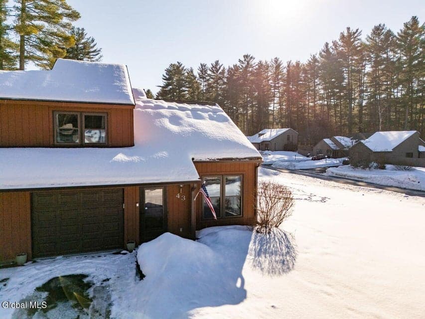 43 Elizabeth Lane, photo 1