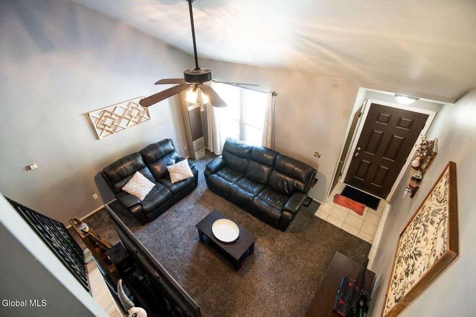43 Elizabeth Lane, photo 4