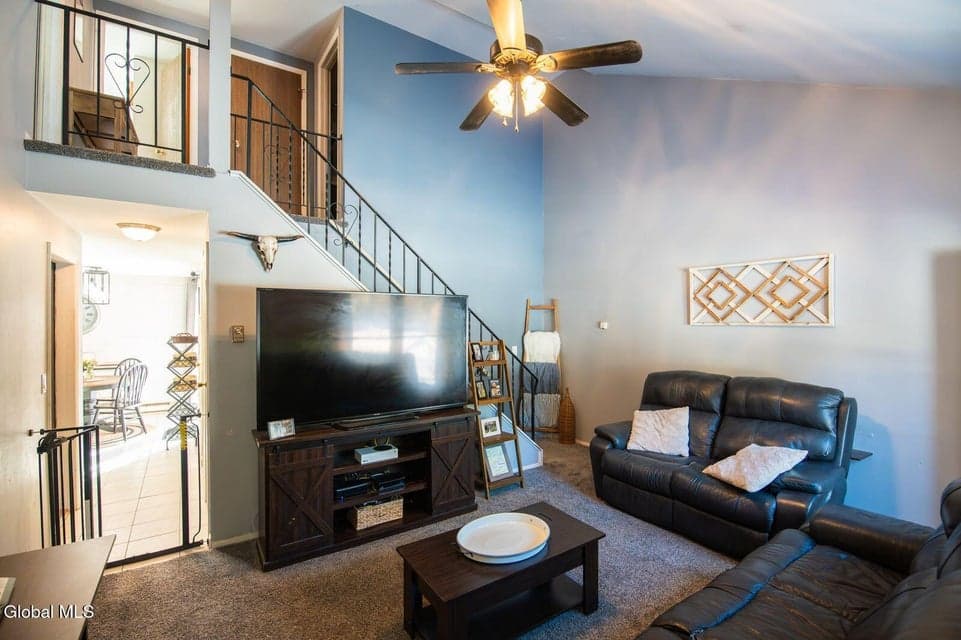 43 Elizabeth Lane, photo 5