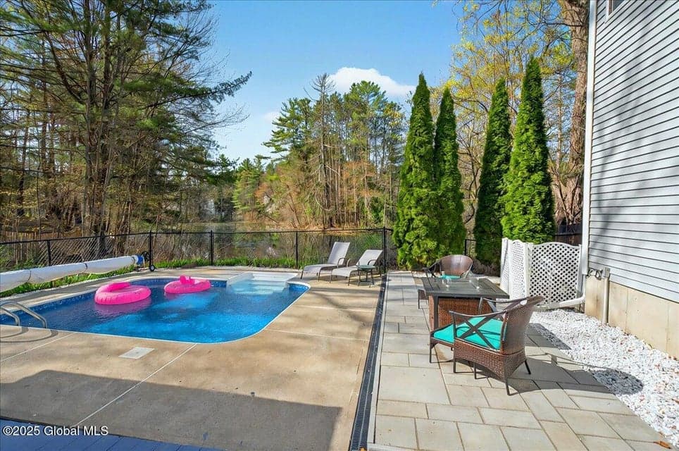 239 Northern Pines Road, photo 4