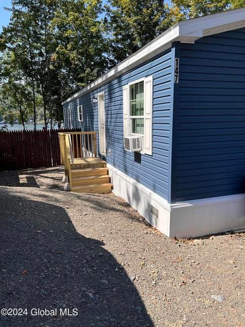 147 N Lake Shore Drive, photo 2