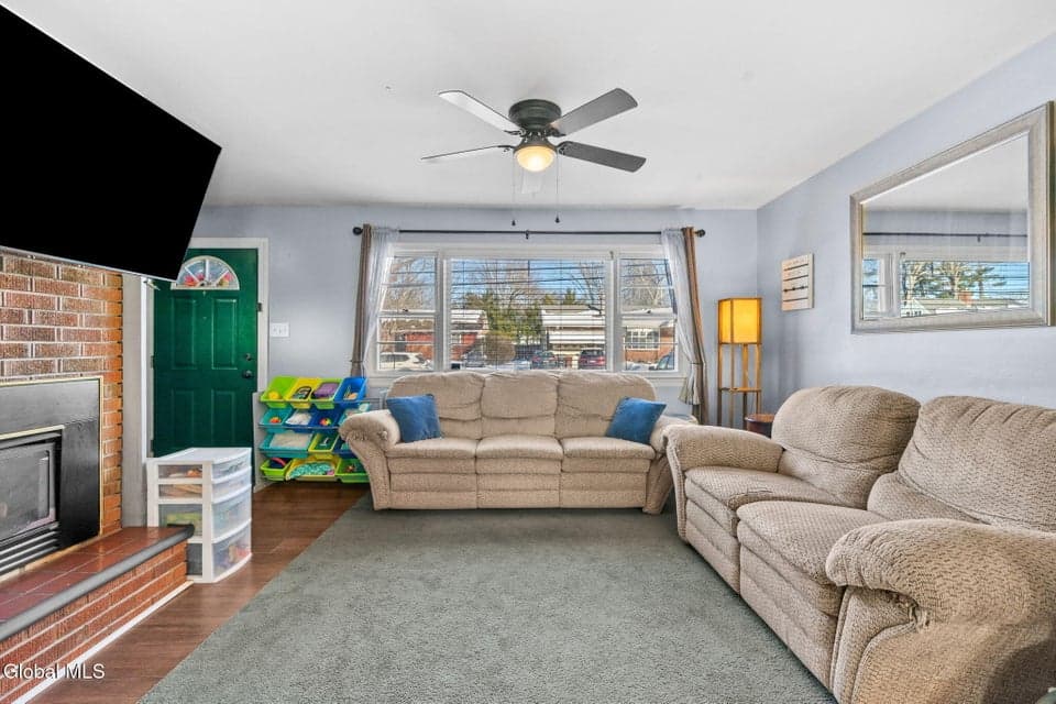 991 Obrien Avenue, photo 2