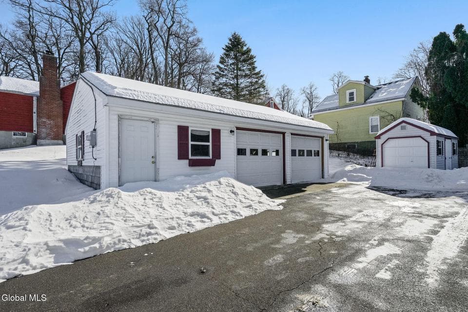 302 Washington Ave E., photo 5
