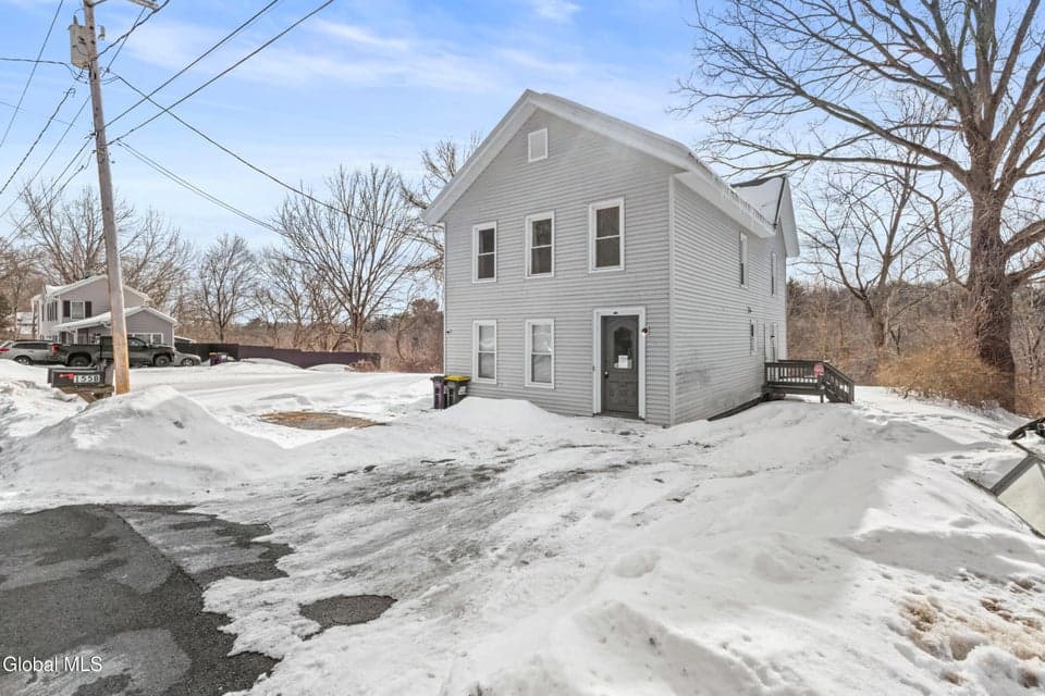 0.27 acres · Duplex, photo 2