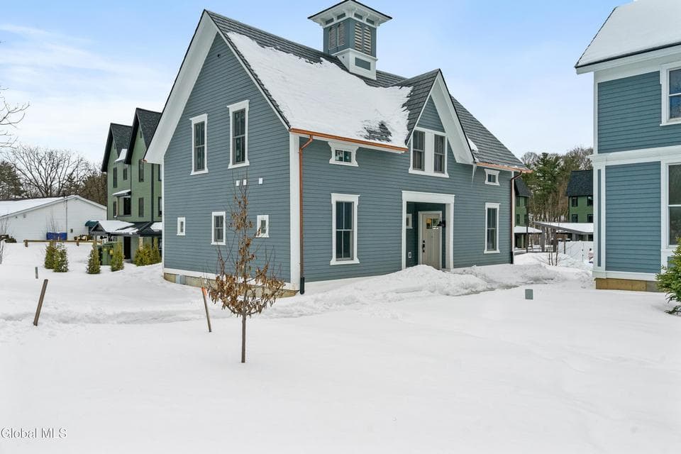 182 Excelsior Avenue, photo 1