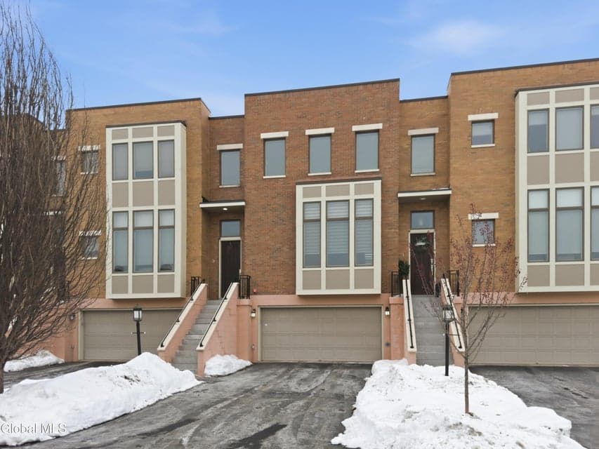 3 Bryn Mawr Court, Albany, NY, photo 3
