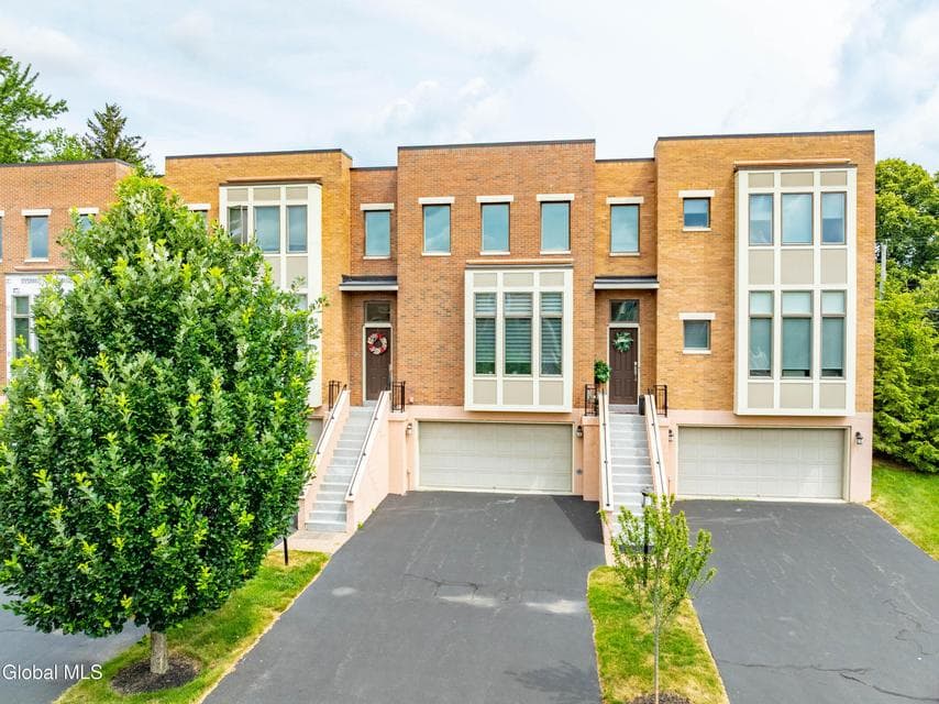 3 Bryn Mawr Court, Albany, NY, photo 5