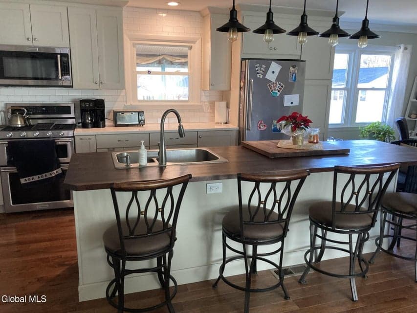 12 Concord Drive, photo 4