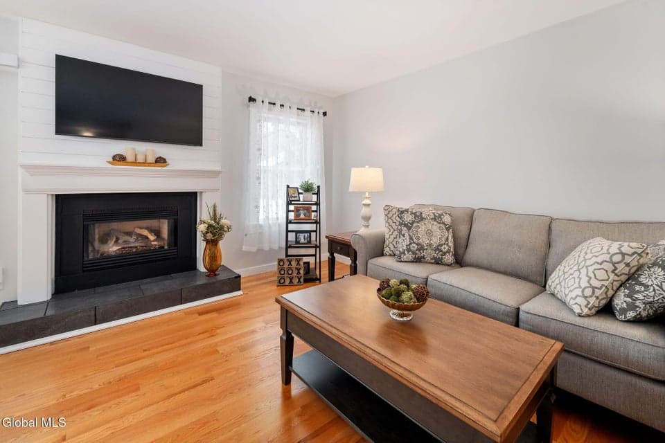 1502 Huntington Court, photo 5