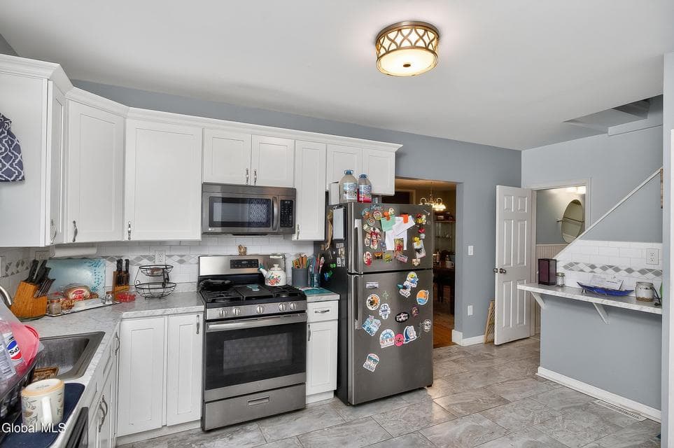 1201 Helderberg Ave Avenue, photo 3