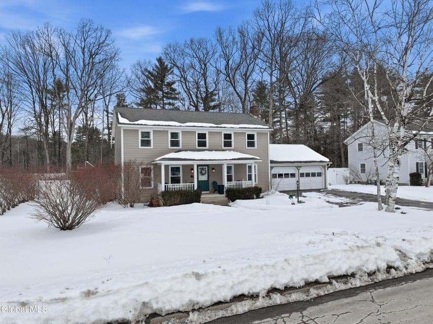 32 Friar Tuck Way, photo 1