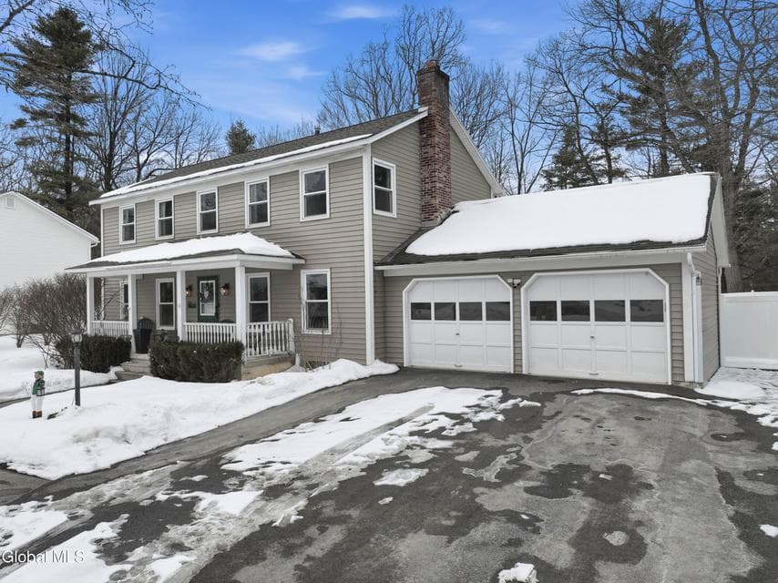 32 Friar Tuck Way, photo 2