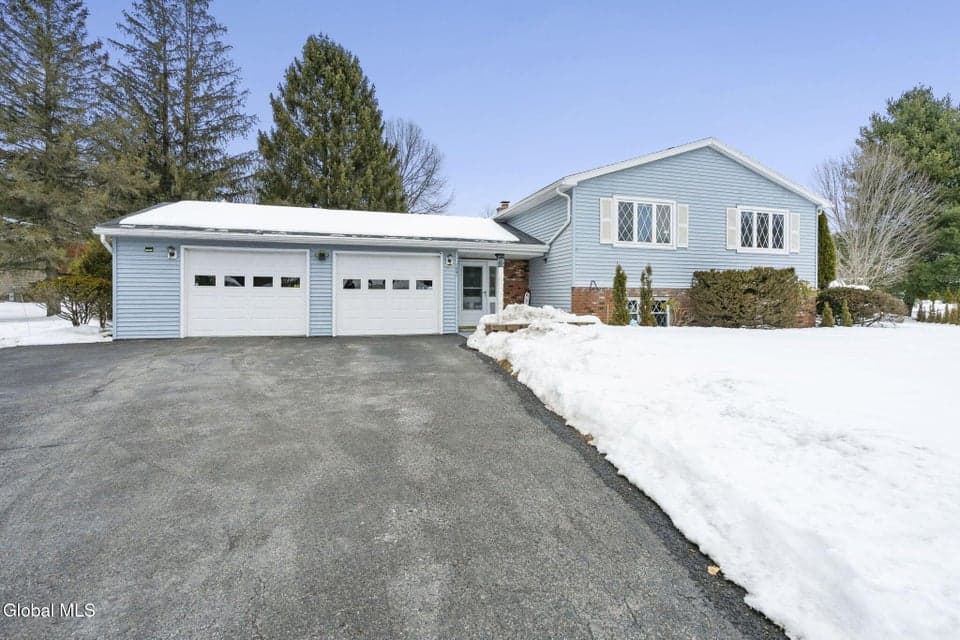 1041 Gates Drive, photo 2