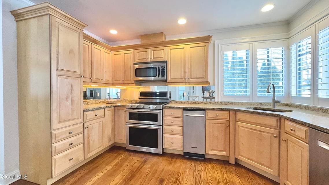 103 5th Avenue, Saratoga Springs, NY, photo 2