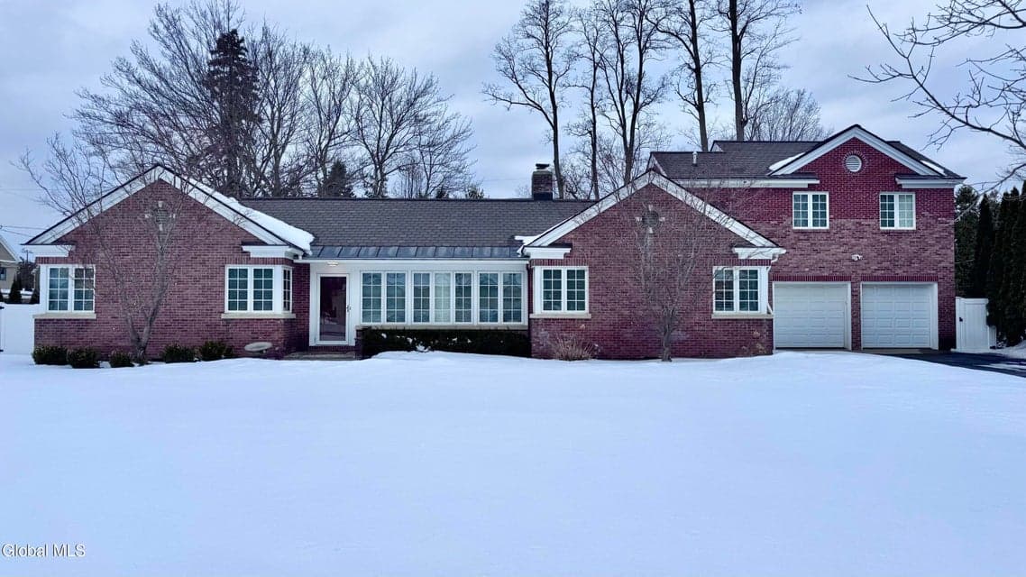 103 5th Avenue, Saratoga Springs, NY, photo 1