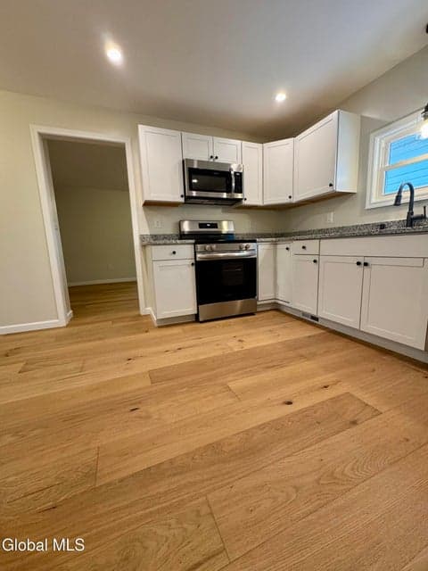 590 Lower Allen Street, photo 3