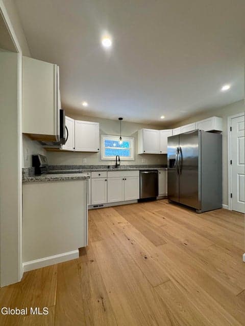 590 Lower Allen Street, photo 2