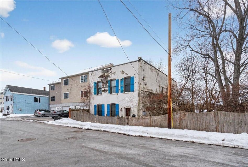 32 Front Street, photo 3