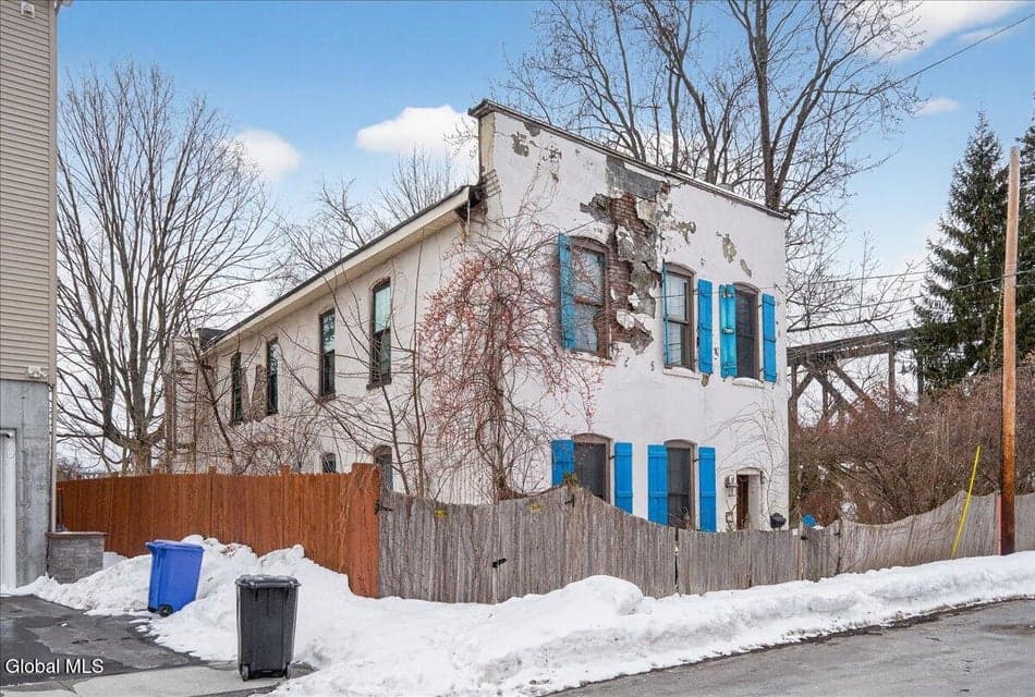 32 Front Street, photo 2