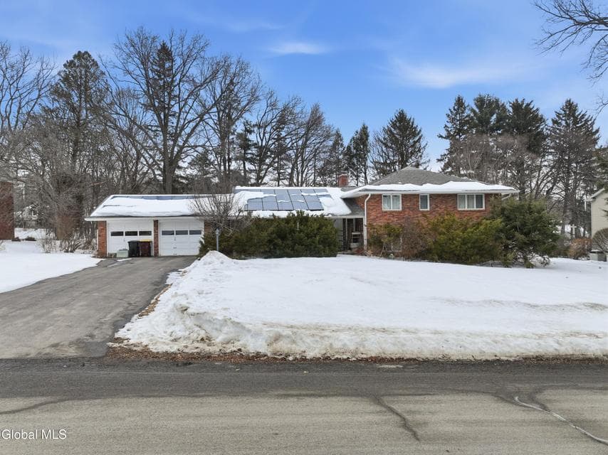 2275 Berkley Avenue, photo 2