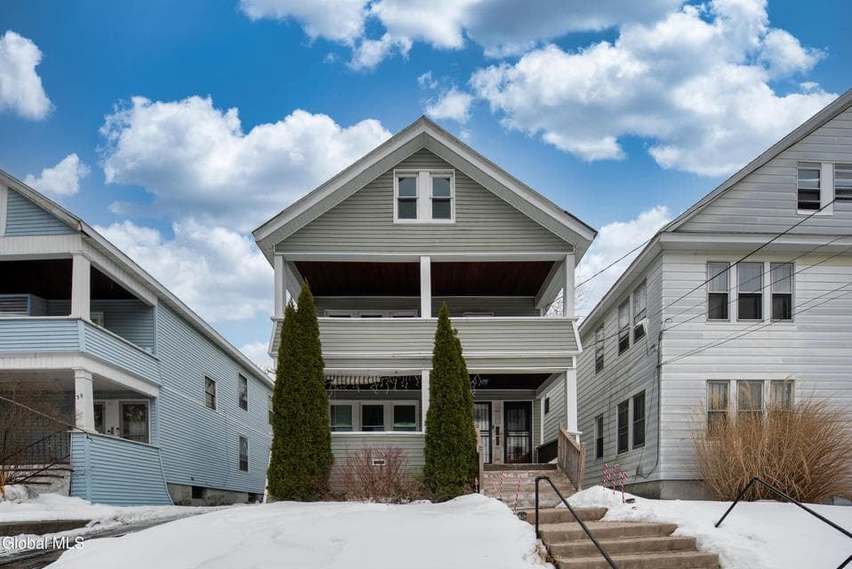 40 Pinewood Avenue, photo 1