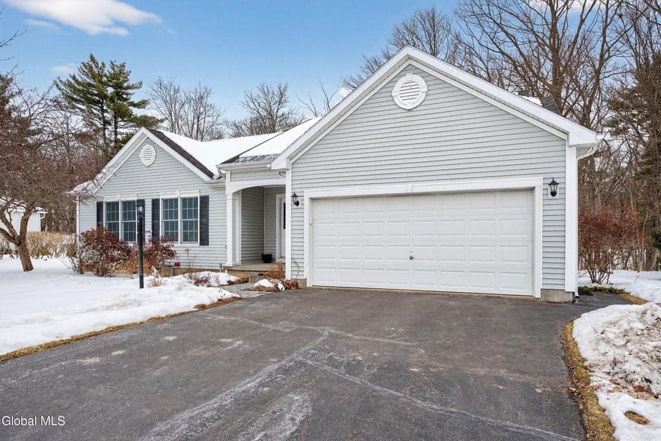 74 Stony Brook Drive, photo 2